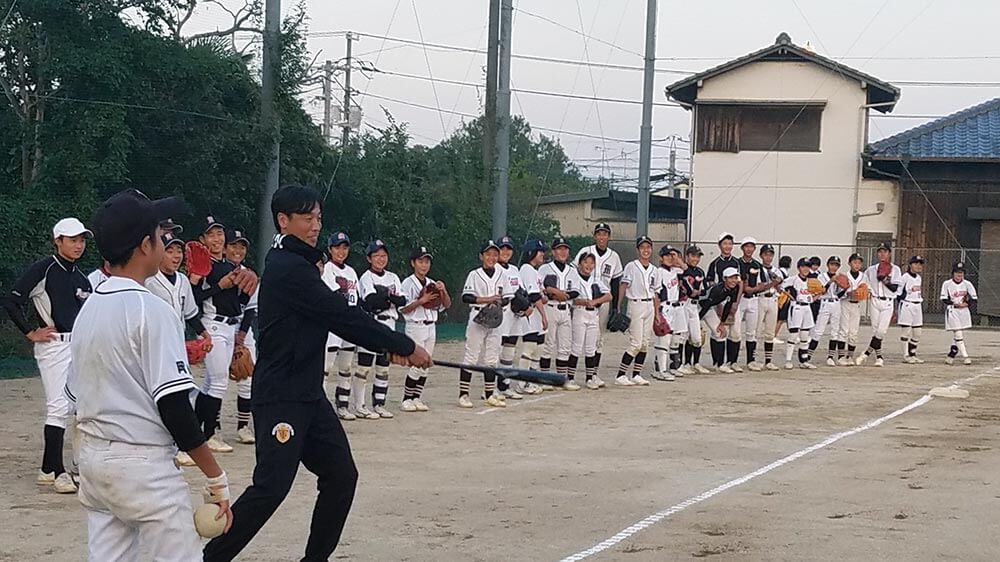 岡山県倉敷市立南中学校の野球部、ソフトボール部のみなさんに技術指導