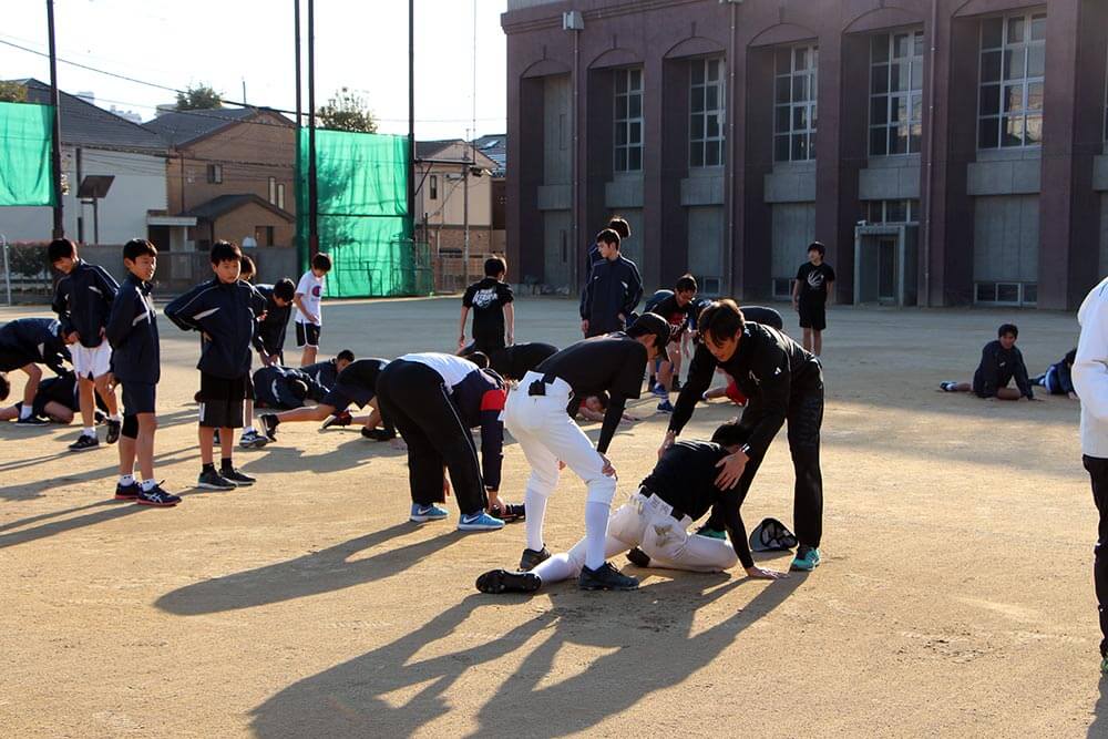東京都豊島区西池袋中学校にてスポーツ技術指導